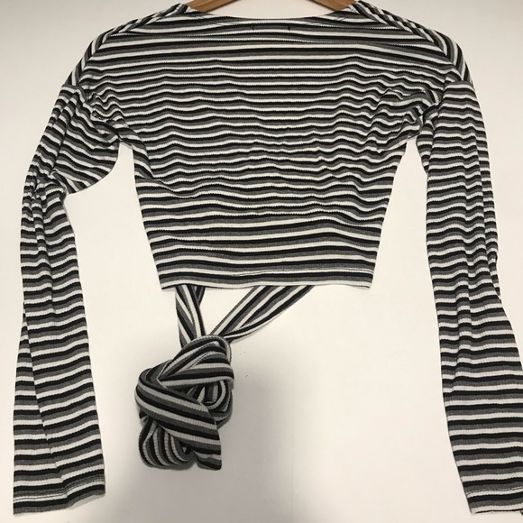 Don’t Ask Why Crop Wrap Top O/S - Picture 3 of 9